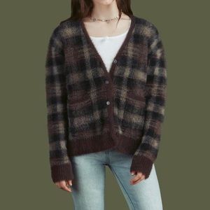 Knit sweater in brown plaid! // UNIF TY CARDIGAN